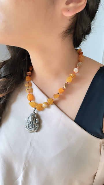 92.5 Silver Ganesha Pendant (Theaded in Yellow Beads)