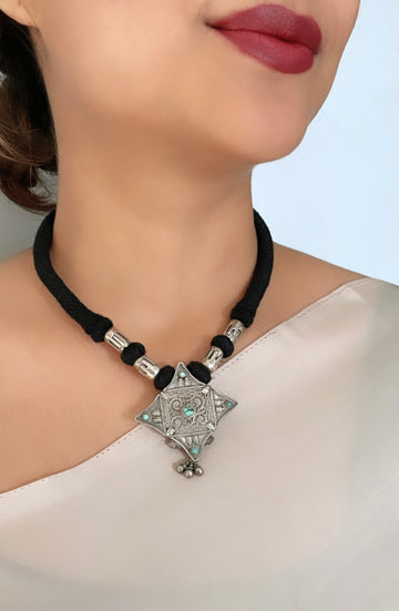 92.5 Silver Turquoise Singhania Thead Necklace