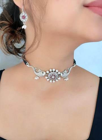 92.5 Silver Dazzling Fish Choker with Earrings