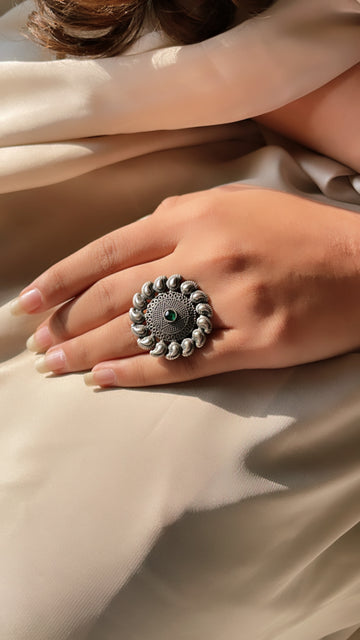 92.5 Silver Green Stone Antique Ring